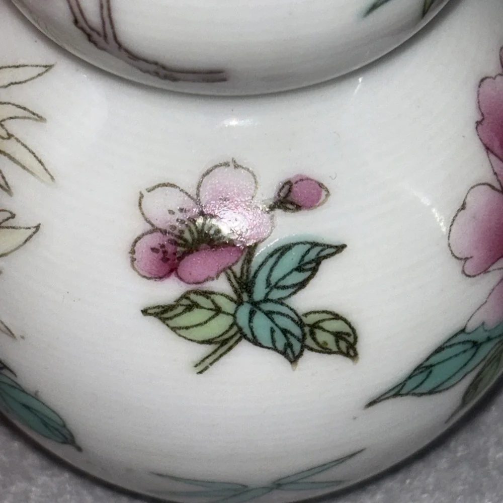 Vtg Zhongguo Jingdezhen Zhi Porcelain Double Gourd Floral‎ Pattern 4in Vase EUC